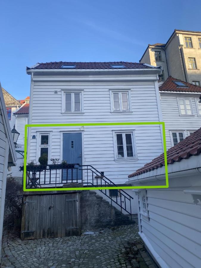 Entire Renovated Apartment From 1780 With Kitchen, Bath, Bedroom, And Living Room In Skuteviken Bergen Exteriér fotografie